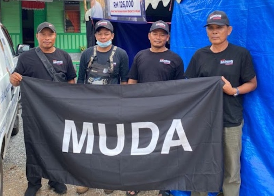 (from left): Muda’s Skuad Terbang Abang Din, 44,  Kamarul Hazar, 36, Rin, 51, and Sabtu Abu Bakar, 62. — Picture by Syed Jaymal Zahiid