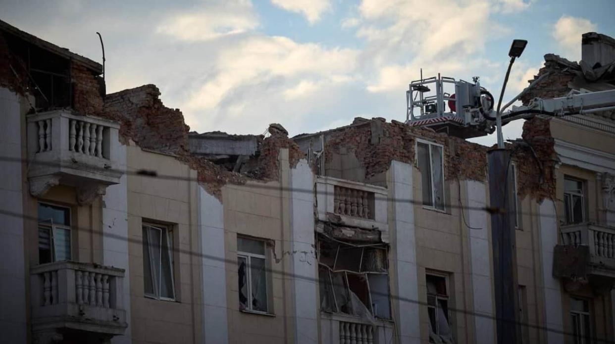 Aftermath of Russian attack on Dnipro. Photo: Serhii Lysak on Telegram