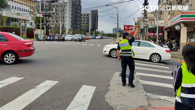 即日起繳罰單也可以用行動支付。圖為警方執法畫面。（圖／資料照）