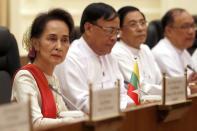 Myanmar's leader Aung San Suu Kyi, left, attends the bilateral meeting with Chinese President Xi Jinping at the president house in Naypyitaw Myanmar, Saturday, Jan. 18, 2020. (Nyein Chan Naing/Pool Photo via AP2