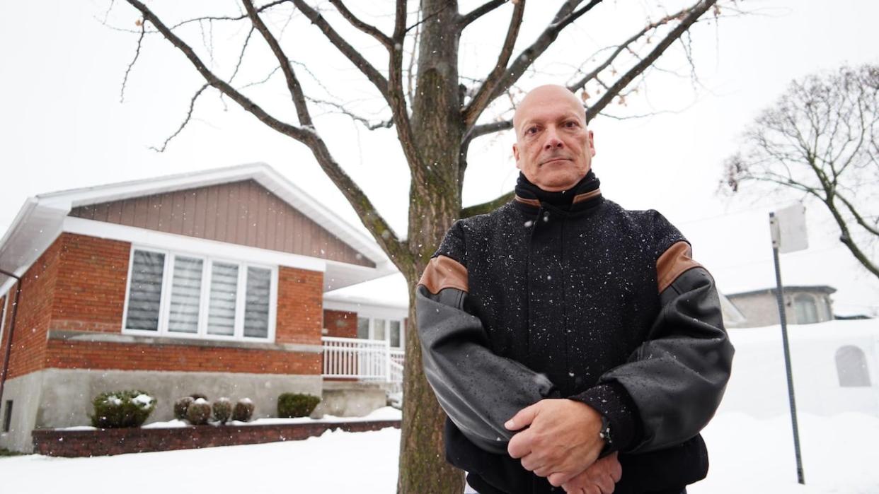 Dino Delisi has pleaded with the borough of Saint-Léonard to replace his female ginkgo tree, which was planted by mistake. (Charles Contant/CBC - image credit)