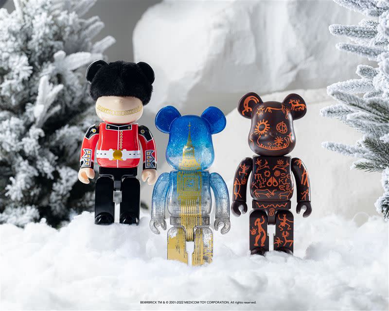 禮物許願池+1！潮玩代表BE@RBRICK全新2022聖誕系列釋出！ 三款最具冬季佳節氛圍的歐美聖誕風潮熊必須擁有。（圖／品牌業者提供）