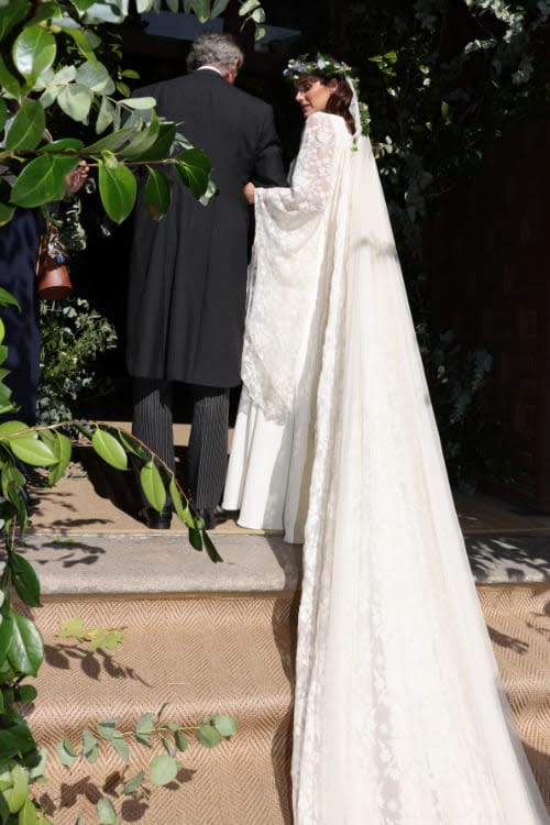 Vestido de novia de Clotilde por detrás 