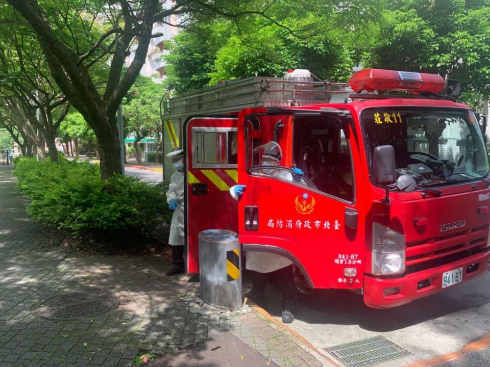 台北市消防局首推救護車與消防車連結出勤進階版，成功救活10位OHCA患者。（記者孫曜樟翻攝）