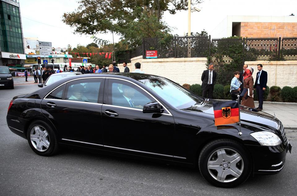 BUNDESKANZLERIN ANGELA MERKEL, DEUTSCHLAND – MERCEDES-MAYBACH S 600 GUARD