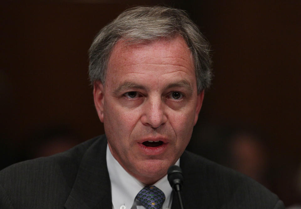 WASHINGTON - APRIL 27:  David Viniar (L), executive vice president and chief financial officer for The Goldman Sachs Group, participates in a Senate Homeland Security and Governmental Affairs Investigations Subcommittee hearing on Capitol Hill on April 27, 2010 in Washington, DC. The subcommittee is investigating the role of investment banks during the Wall Street financial crisis.  (Photo by Mark Wilson/Getty Images)