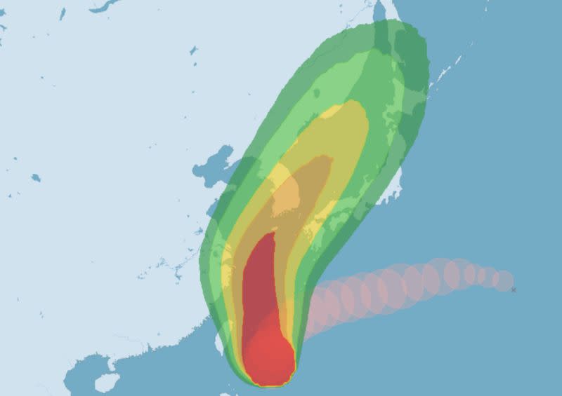 ▲颱風「軒嵐諾」減弱為中颱，明天4地區將達颱風假標準，最終結果則待各縣市政府決定。（圖／翻攝中央氣象局官網）