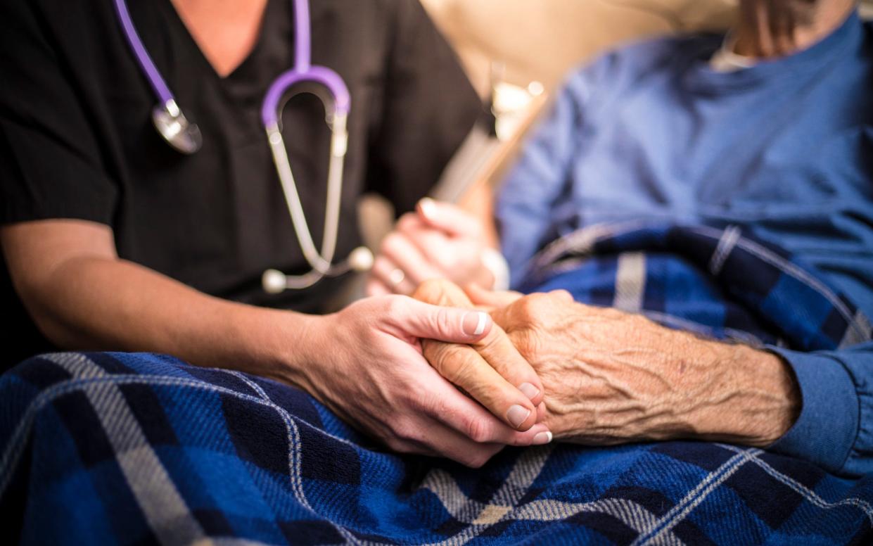 Thousands dying at home in 'traumatic final days' without proper palliative care 