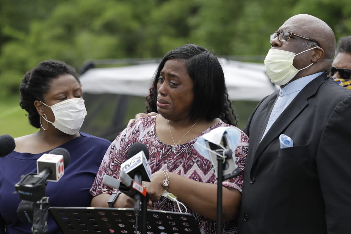 Demetree Wynn, mother of Dreasjon “Sean” Reed, speaks during a news conference, on June 3, 2020, in Indianapolis. A wrongful death lawsuit filed by Wynn, who’s son Reed was fatally shot while being chased by a police officer in Indianapolis, has been settled for $390,000, according to a report from WRTV-TV on Friday, Feb. 10, 2023. (AP Photo/Darron Cummings, File)