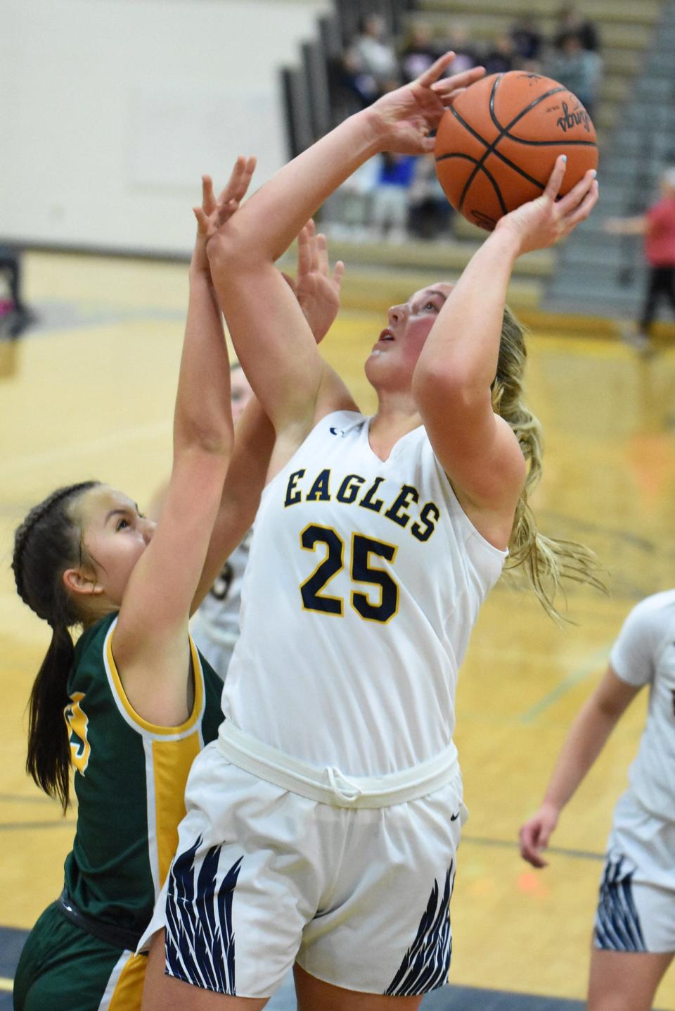 Hartland's Sarah Rekowski (25) had 16 points and 12 rebounds in a 58-50 victory over Howell on Thursday, Dec. 22, 2022.