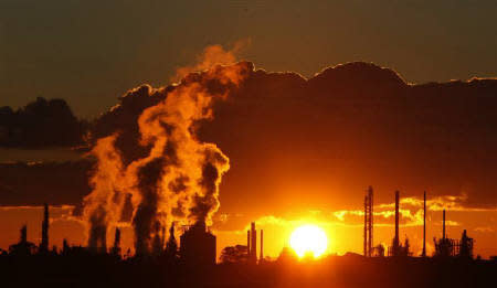 報告：全球化石燃料排碳量 預估2023年再創新高