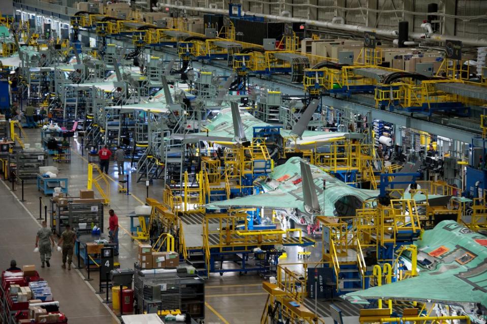 Lockheed Martin Fort Worth Texas Photo by Alexander H Groves Production Line from Monorail FP170764 1707383 JSF F-35 AF Plant 4 04_06_17 Leeya Davis Image has NOT been released FOUO FOR OFFICIAL USE ONLY