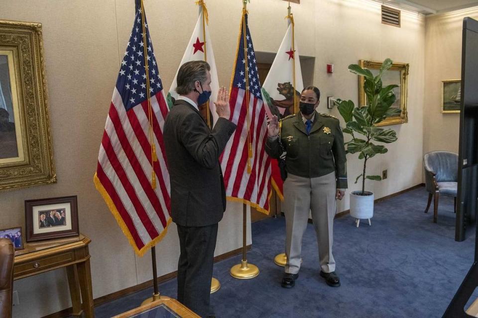 On Tuesday, November 17, 2020, Gov. Gavin Newsom administered the oath of office to new California Highway Patrol Commissioner Amanda Ray, the first women in the state agency’s 91-year history.