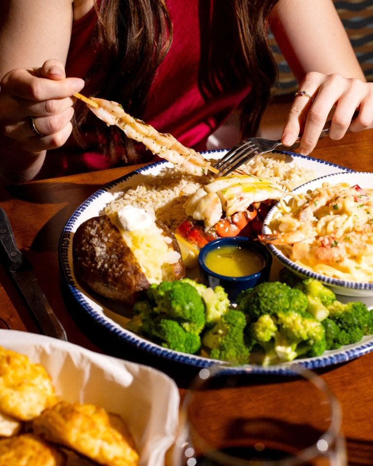 Red Lobster of Amarillo will be open from 11 a.m. to 6 p.m. Christmas Day, serving their limited time Holiday Lobster and Shrimp celebration menu items.