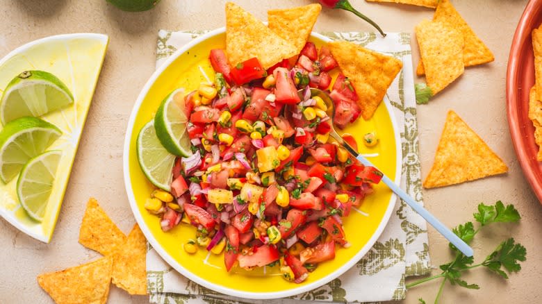 plate of pico de gallo