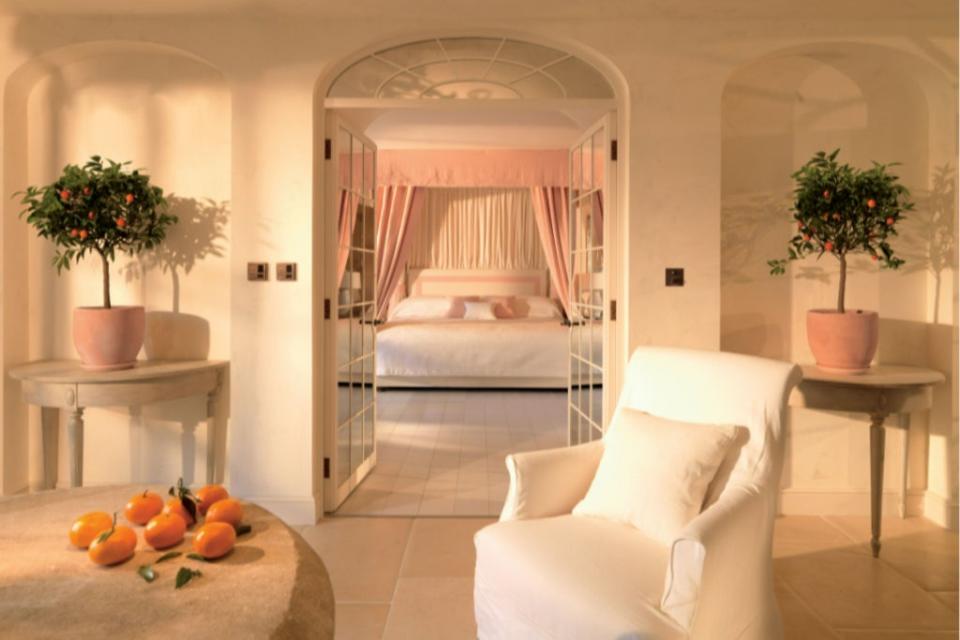 L’Orangerie suite at Le Manoir (Le Manoir aux Quat’Saisons PR)