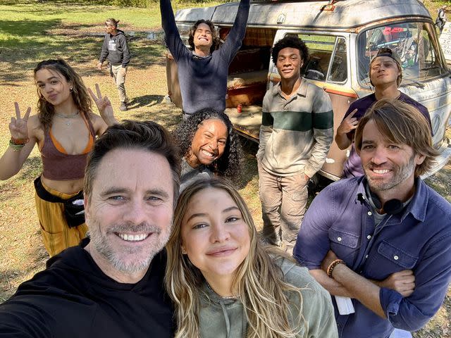 <p>Charles Esten/X</p> Charles Esten visits the set of 'Outer Banks' season 4, poses with Madelyn Cline, Madison Bailey, Carlacia Grant, Chase Stokes, Jonathan Daviss and Rudy Pankow