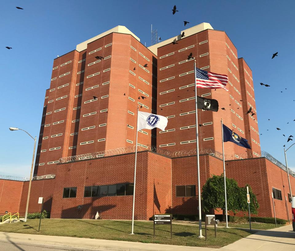 Macomb County Jail in Mount Clemens