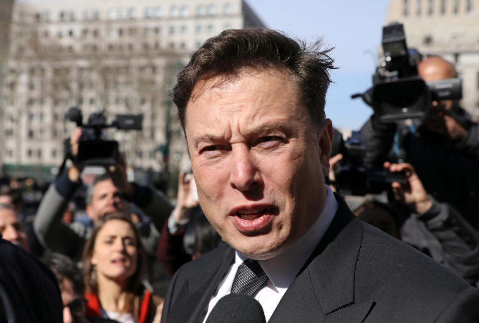 Tesla CEO Elon Musk leaves Manhattan federal court after a hearing on his fraud settlement with the Securities and Exchange Commission (SEC) in New York City, U.S. April 4, 2019.  REUTERS/Brendan McDermid