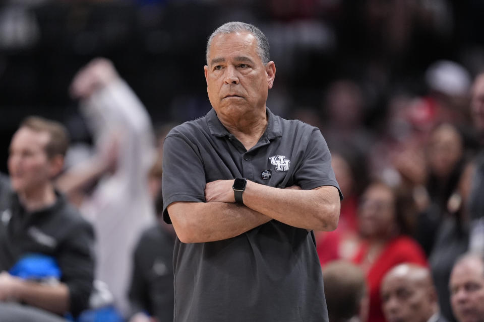 Houston head coach Kelvin Sampson looks on during the first half of a Sweet 16 college basketball game against Duke in the NCAA Tournament in Dallas, Friday, March 29, 2024. (AP Photo/Tony Gutierrez)