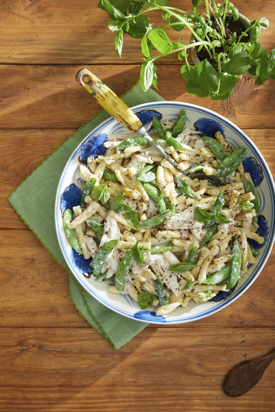 Chicken and Snap Pea Pasta with Creamy Garlic-Basil Sauce