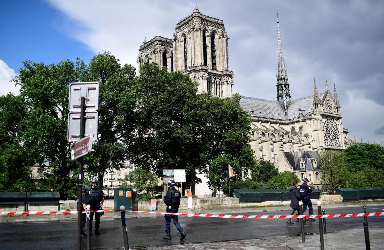 Farid Ikken a blessé un policier à coups de marteau le 6 juin 2017 sur le parvis de Notre-Dame de Paris - Martin BUREAU / AFP