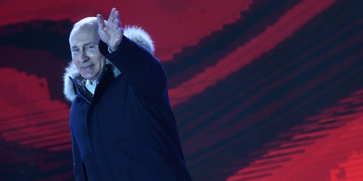 image of President Vladimir Putin waving