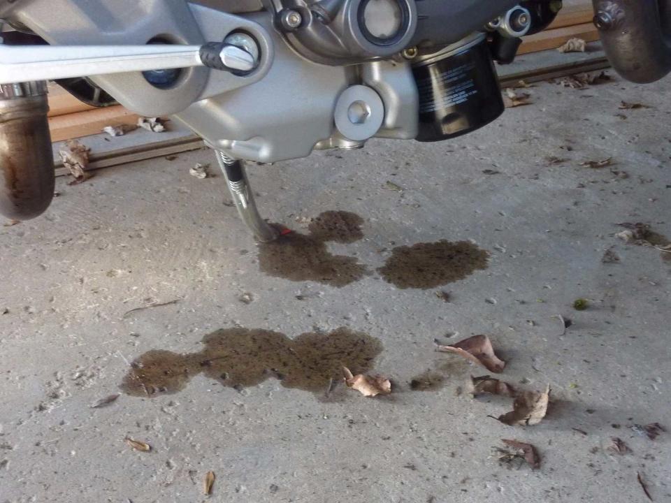 oil leaks garage