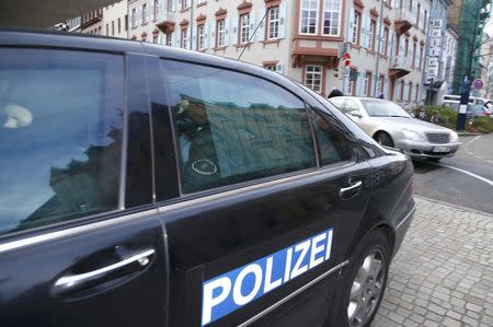 A convoy of German special police forces SEK arrives to the German Federal Supreme Court (Bundesgerichtshof) in Karlsruhe, Germany December 15, 2015. REUTERS/Ralph Orlowski