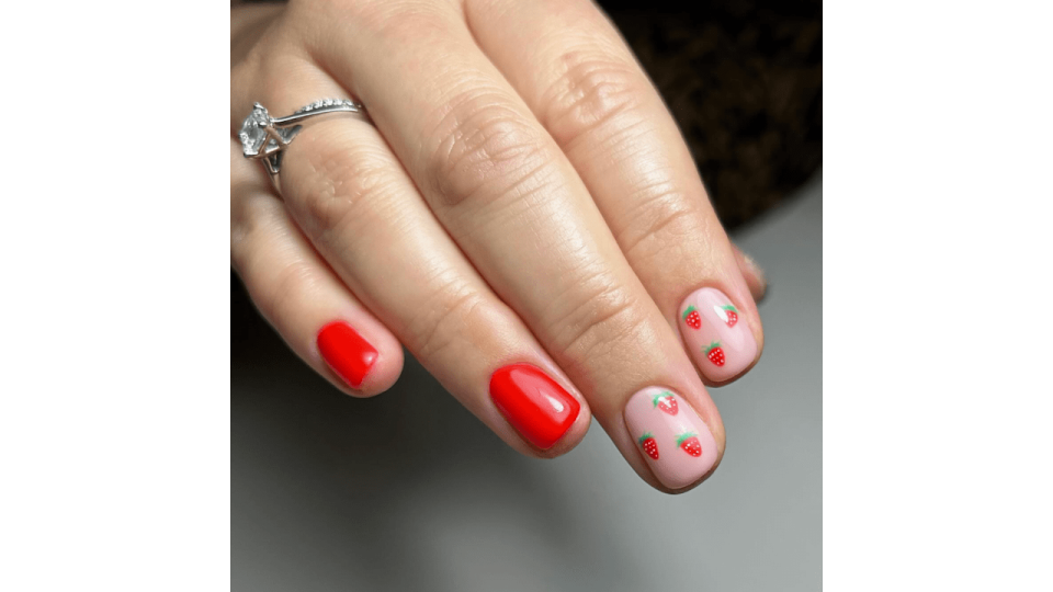 Strawberry Manis @naileditbyliv