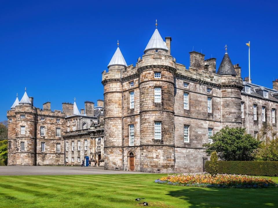 holyroodhouse palace edinburgh