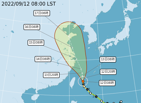 氣象局表示，梅花颱風東側的外圍環流通過台灣陸地後受到限制，因此始終維持在中颱左右。   圖：翻攝自中央氣象局官網