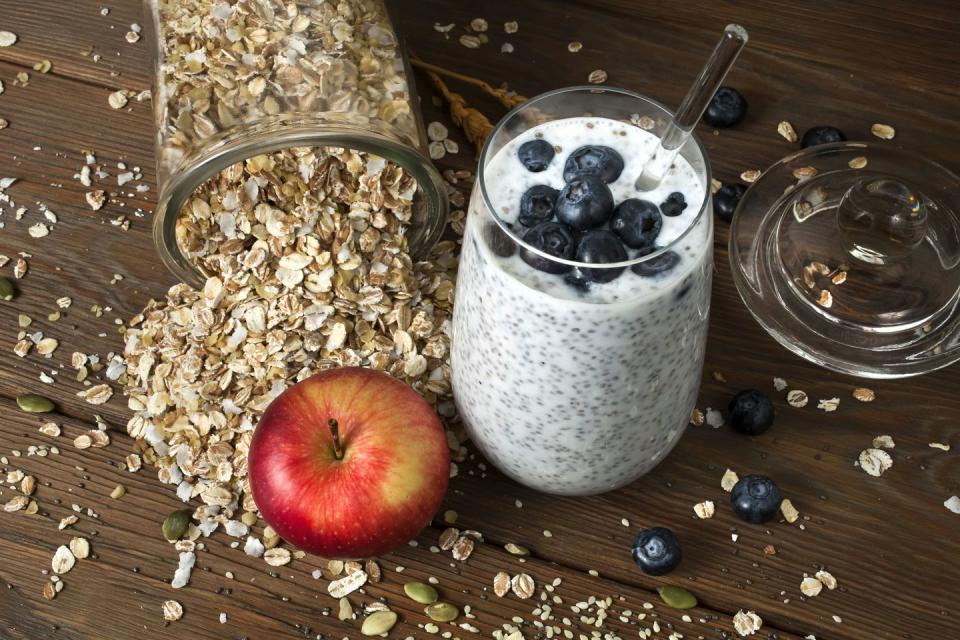 6) Apple, Oats, and Blueberry Shake