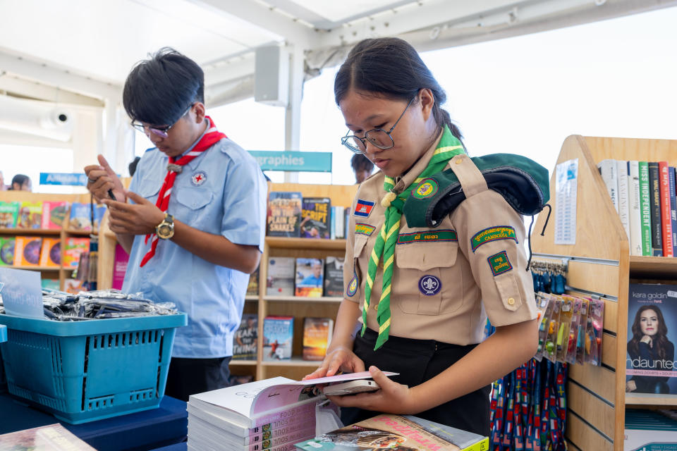 香港好去處｜流動書展船「望僕號」5.4起開放！低於市價出售逾2,000種書籍 即睇票價+入場方法