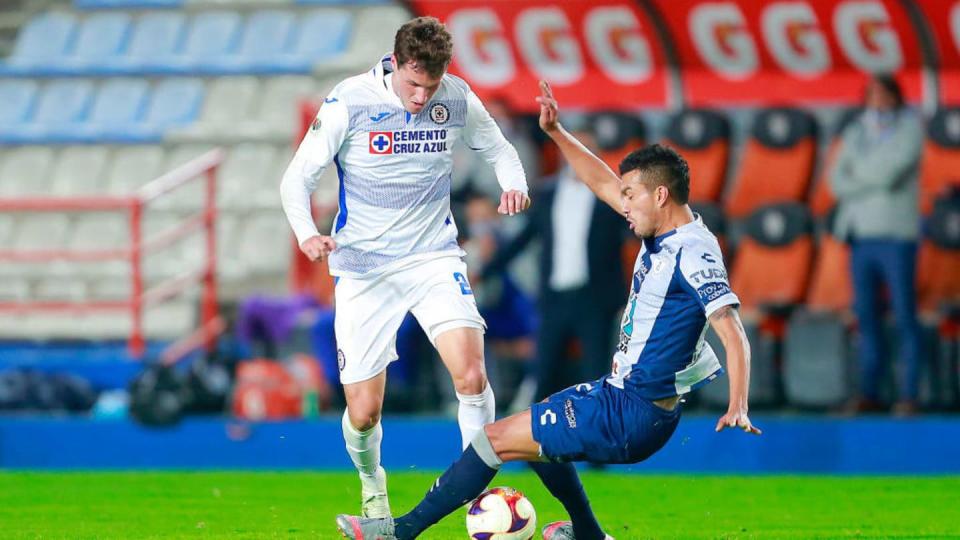 El canterano Santiago Giménez, ha tenido que sacar la casta en los primeros partidos | Jam Media/Getty Images