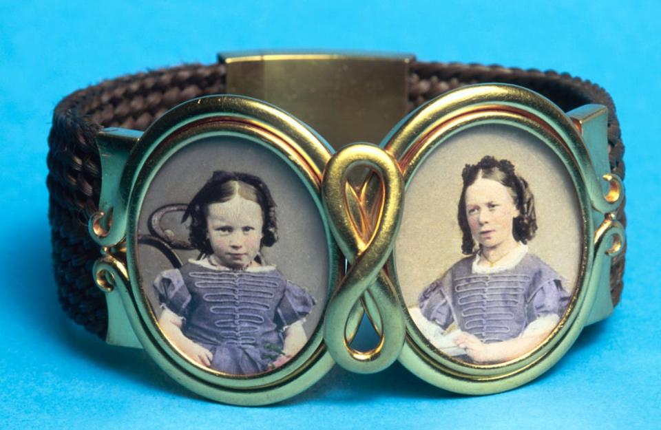 A Victorian bracelet with a band of woven hair, from the mid-19th century, which may have been a piece of mourning jewelry. <a href="https://www.gettyimages.com/detail/news-photo/victorian-bracelet-with-a-band-of-woven-hair-c1865-it-has-news-photo/464472069?adppopup=true" rel="nofollow noopener" target="_blank" data-ylk="slk:Museum of London/Heritage Images/Hulton Archive via Getty Images;elm:context_link;itc:0;sec:content-canvas" class="link ">Museum of London/Heritage Images/Hulton Archive via Getty Images</a>