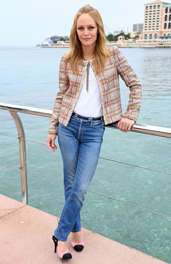 Vanessa Paradis en la colección crucero 2023 de Chanel