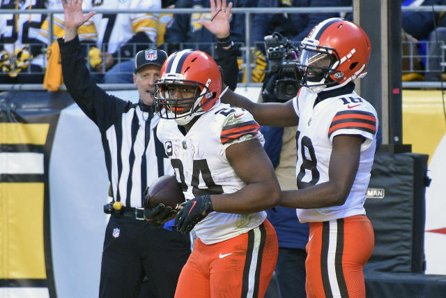 AP source: Browns swap linebackers with Pats, meeting Watson