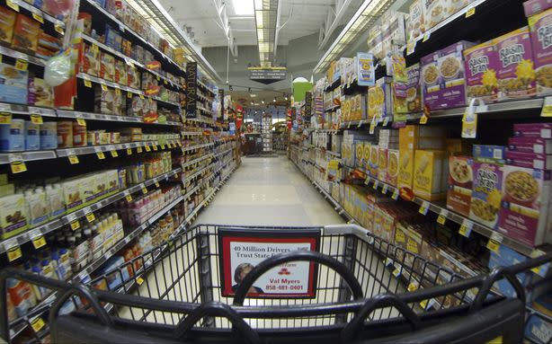 Why Walmart Still Hasn't Crushed the Regional Grocery Store