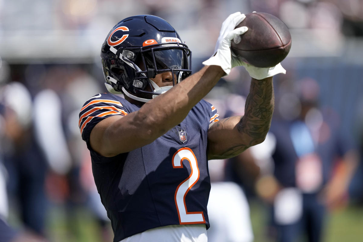 Chicago Bears WR D.J. Moore is a good fantasy football start vs