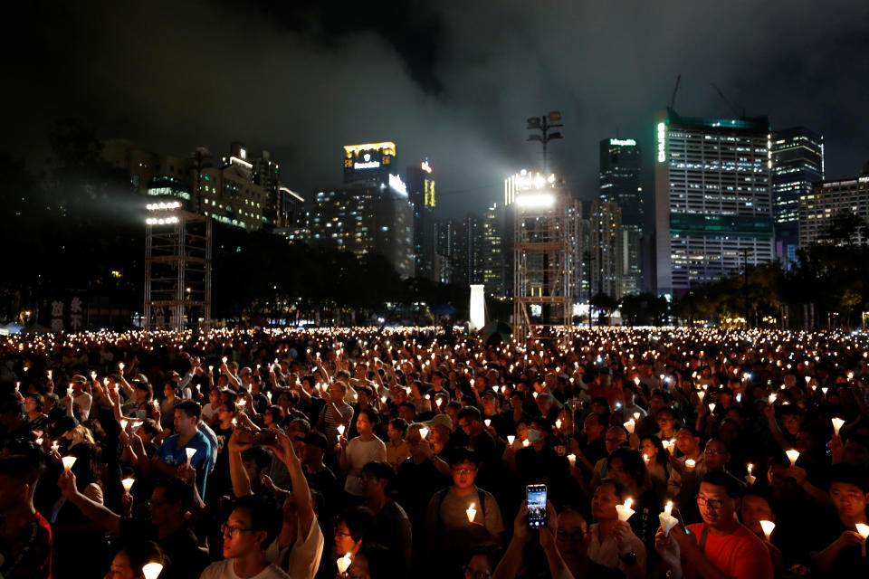 2019年6月4日在香港維多利亞公園舉辦的悼念六四燭光晚會。圖／路透
