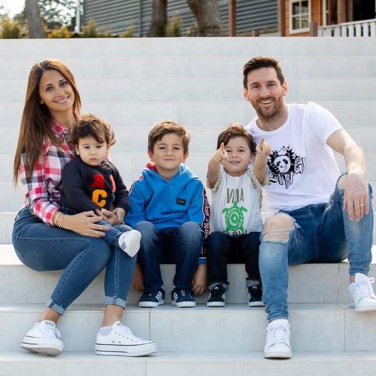 Familia de cinco: Antonela, Mateo, Thiago, Ciro y Leo