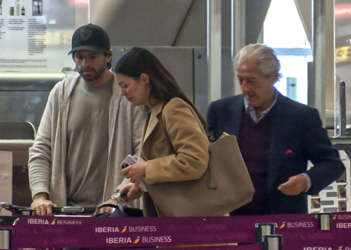 Álvaro Falcó e Isabelle Junot con su hija y Philippe Junot 