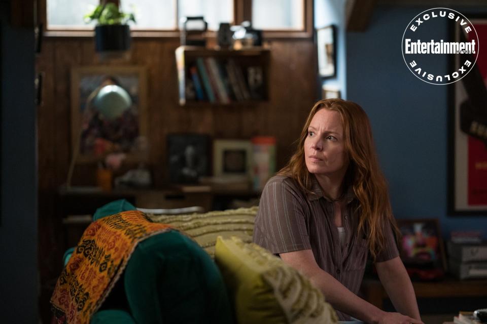 Lauren Ambrose as Van in YELLOWJACKETS Season 2. Photo Credit: Kailey Schwerman/SHOWTIME.