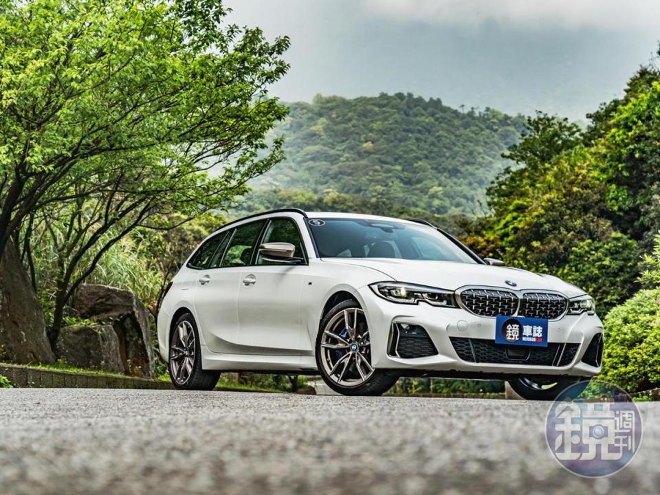 全新世代G21 3 Series Touring源自於2018 年 11 月發表的第 7 代 G20 3 Series Sedan，並加入更多的機能與空間。此次試駕的則是性能版M340i xDrive Touring，高達374匹的馬力不僅可以承載滿滿幸福，更讓一家之主熱血沸騰！