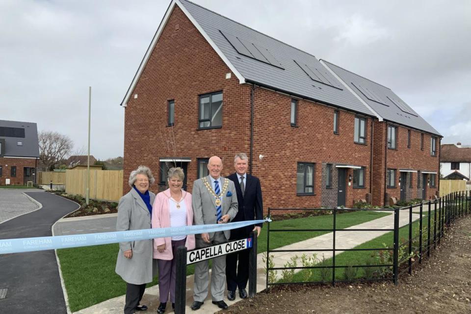 Mayor opens Capella Close <i>(Image: Fareham Borough Council)</i>