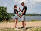 Alexandr Kudlay and Viktoria Pustovitova, who handcuffed themselves and spent 123 days together, split up in Kyiv