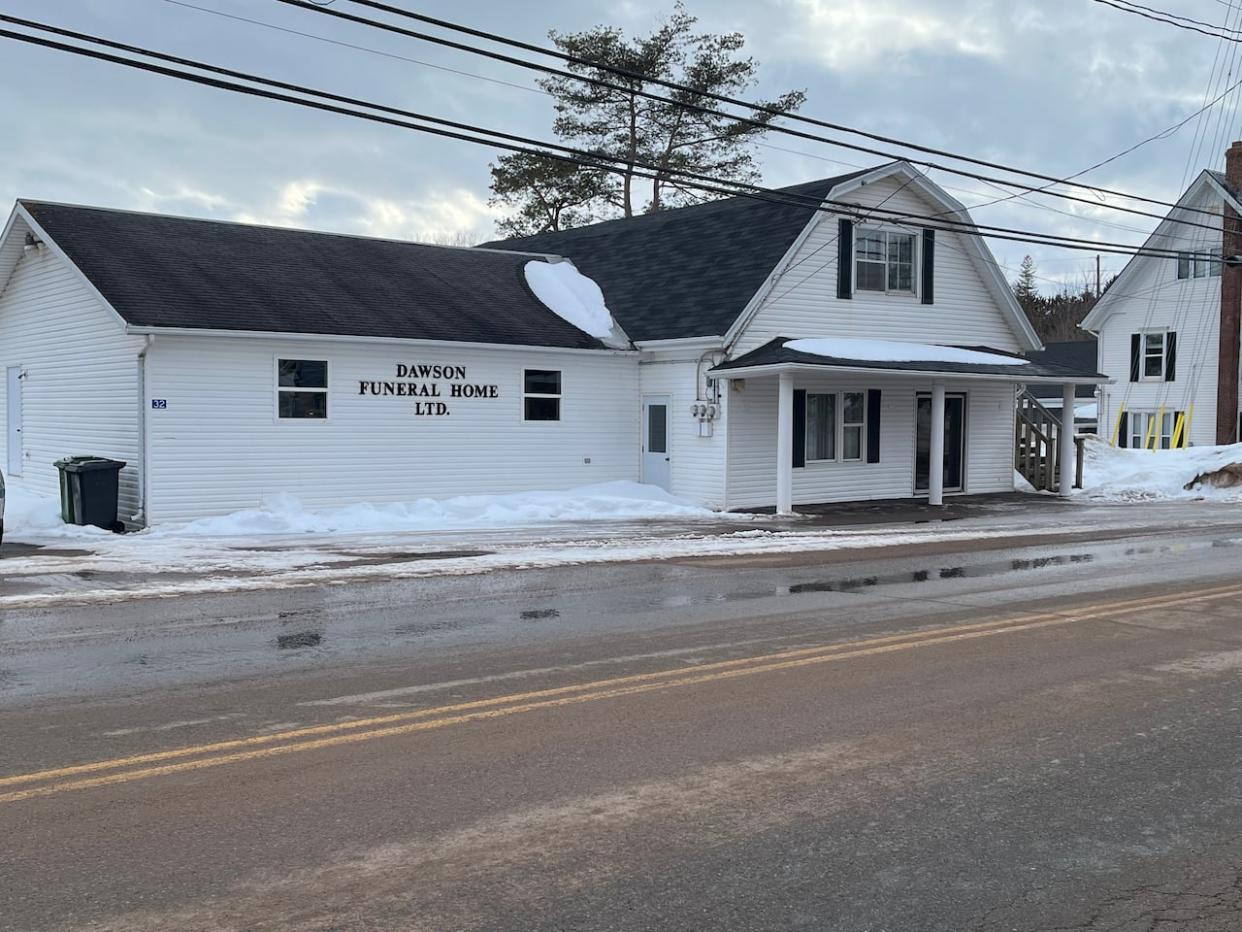 Crapaud-based Dawson Funeral Home shut down in 2022, when RCMP began investigating financial irregularities. (Wayne Thibodeau/CBC - image credit)