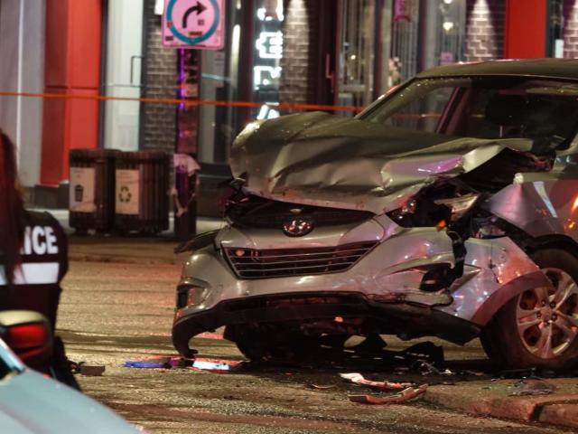 Crash happened at the corner of Saint Laurent Boulevard and Jean-Talon Street at around 3:15 a.m. (St&#xe9;phane Gr&#xe9;goire/Radio-Canada - image credit)