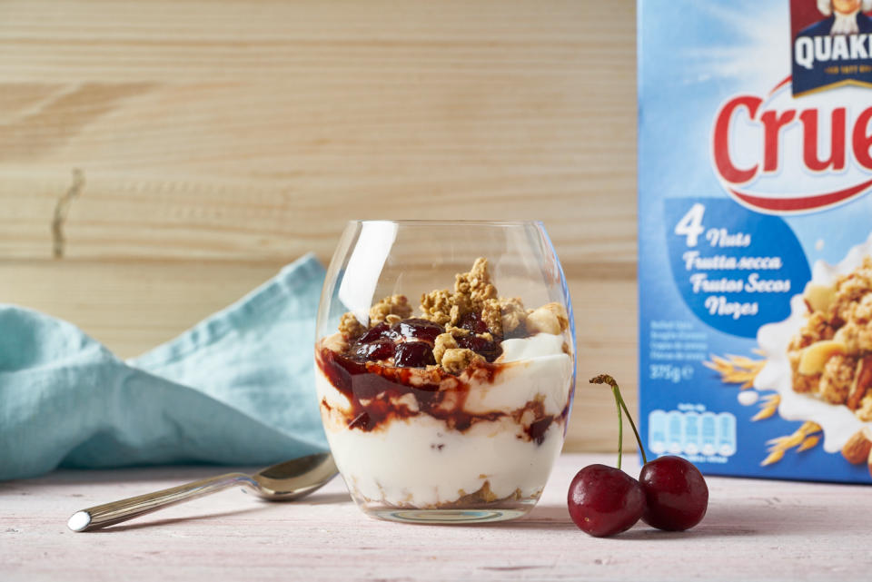 La mezcla perfecta: lacteo con fruta y cereales. (Foto: <strong> parfait de cerezas con Cruesli/</strong>Quaker)